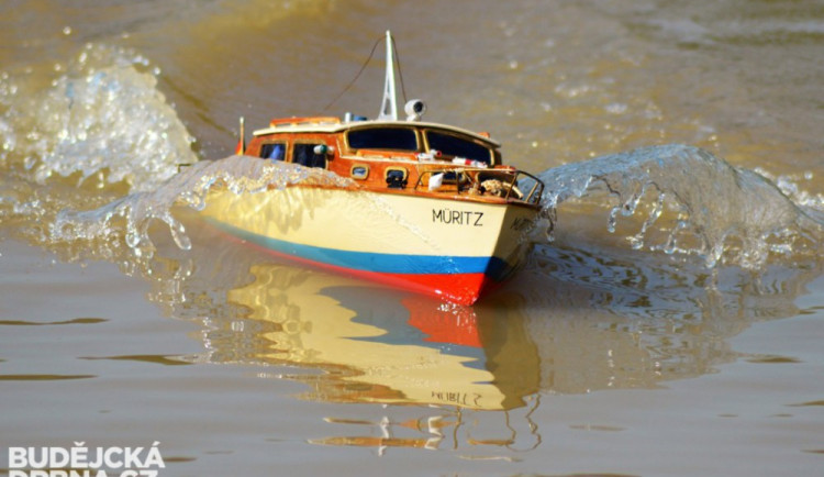 Borovany hostily šampionát lodních modelářů