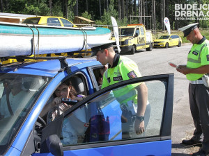 Dopravní policisté z Českého Krumlova provedli u všech řidičů dechovou kontrolu