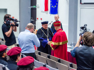 Zlatou medaili za rozvoj školy převzal rovněž profesor Jan Váchal