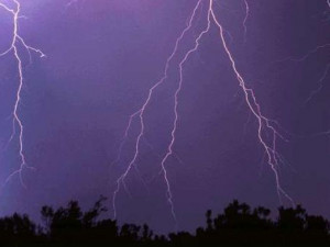 Meteorologové opět varují před silnými bouřkami. Výstraha platí také pro jižní Čechy