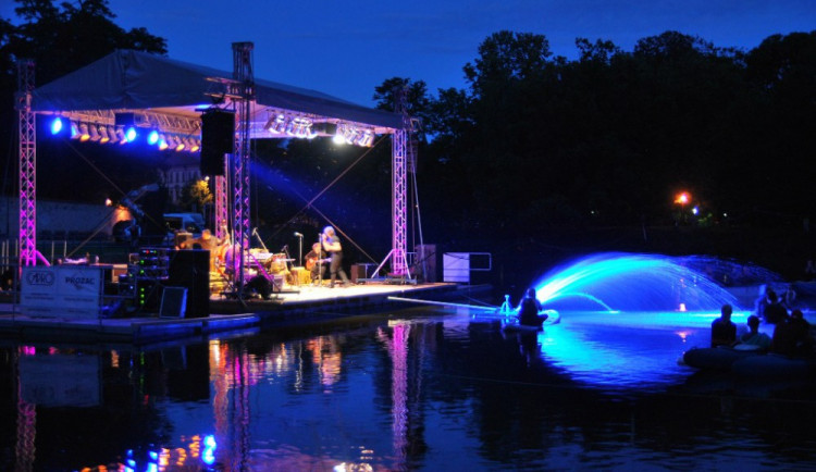 Dan Bárta & Illustratosphere