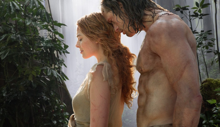RECENZE: Milovnicím vypracovaných mužských těl se bude nový Tarzan líbit