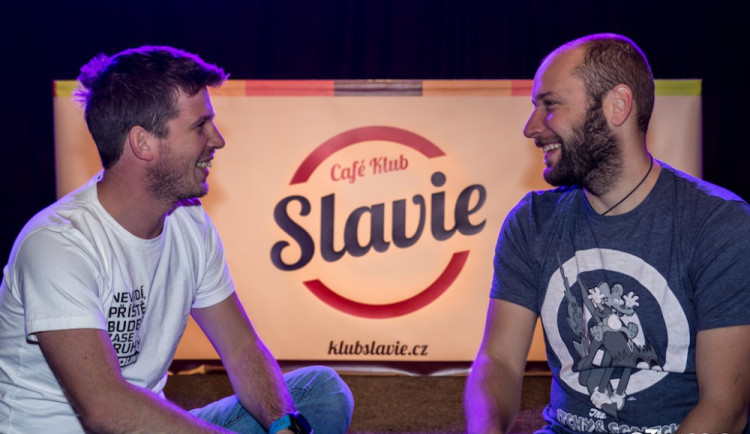 Central Park Slavie je kompletně celý pod hlavičkou Café Klubu Slavie, tudíž těchto dvou můžů. Otta Kovařík (vlevo na fotce - PR, online, dramaturgie) a Petr Smutný (kompletní provoz a bary)