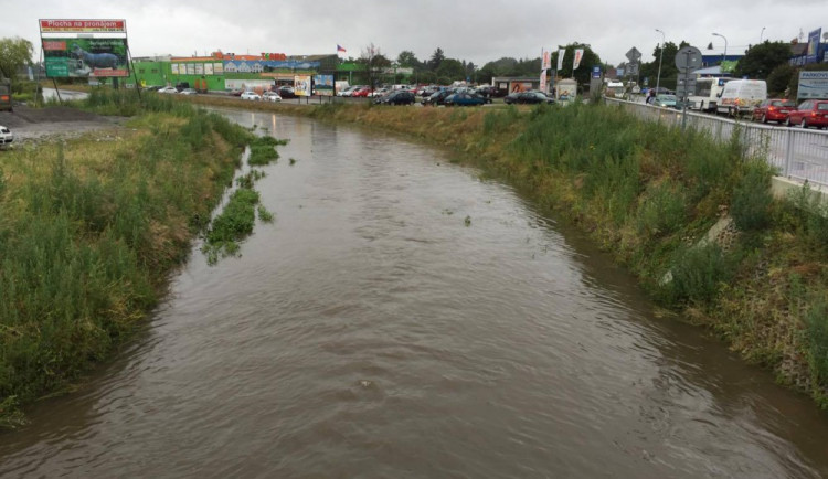 Vytrvalý déšť může na Šumavě a v Novohradských horách zvýšit hladiny řek