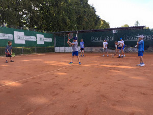 Dětské tenisové kempy LTC České Budějovice jsou v plném proudu