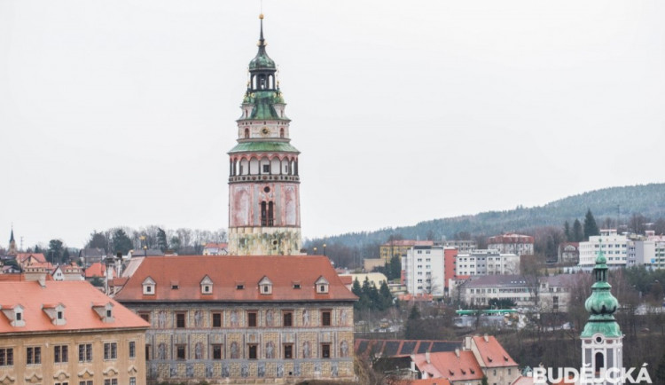 Starosta Krumlova žádá řidiče, aby se v pátek vyhnuli městu