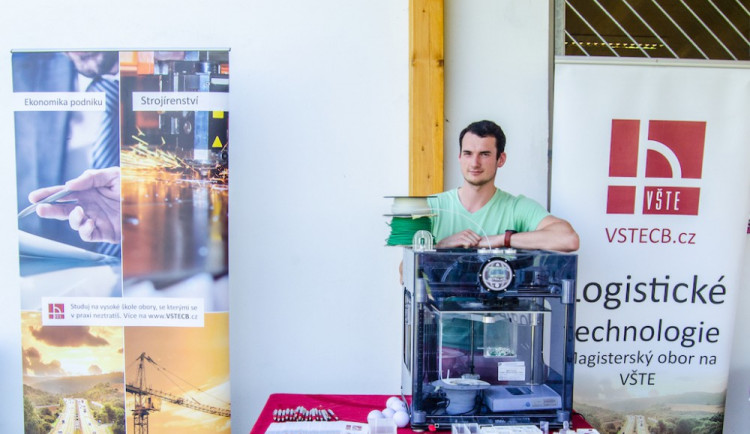 Své technické dovednosti ukazují studenti VŠTE i při školních kolech Studentské vědecké a odborné činnosti