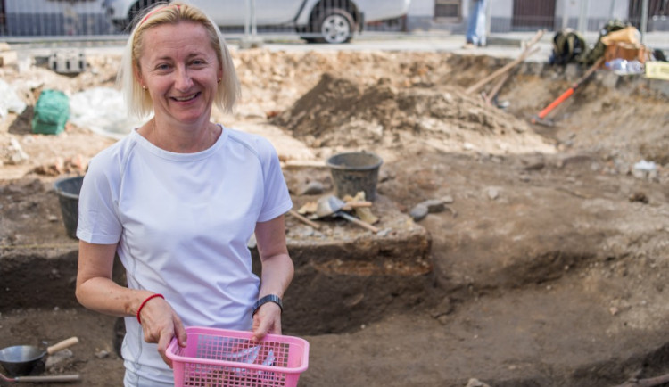 Zuzana Thomová: Hřbitov se nacházel na celé ploše Piaristického náměstí