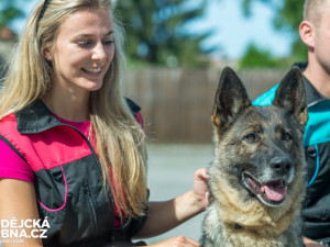 Jana Hořejší a pes Una a Jiří Štindl a pes Perry