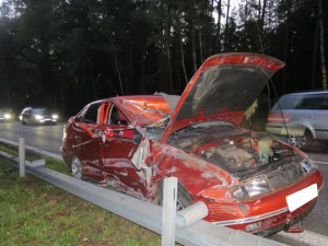 Jednadvacetiletý řidič ráno nepřežil nehodu u Bujanova