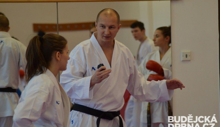 Čtyři roky příprav se pokusí bojovníci TJ Karate zúročit v nominaci na olympiádu v Tokiu