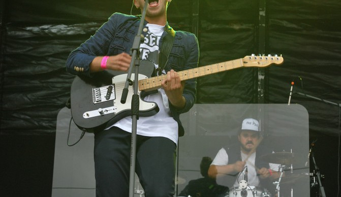 Zpěvák kapely Nebe Petr Harazin