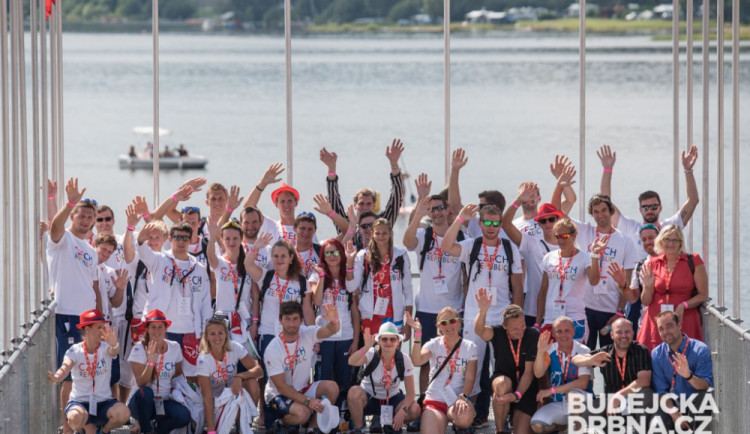 FOTO: Olympionici zavítali po návratu do republiky na Lipno, mezi nimi Krpálek, Synek a Prskavec