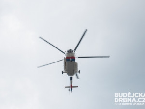 Vrtulník, který přepravoval sportovce