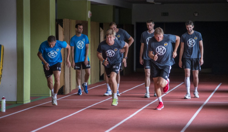 Začátek přípravy Jihostroje