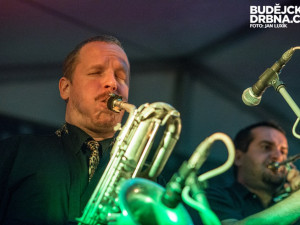 Queens of Everything