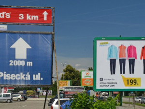 České Budějovice objektivem Milana Bindera a perem Martina Maršíka: Zavalí nás billboardy?
