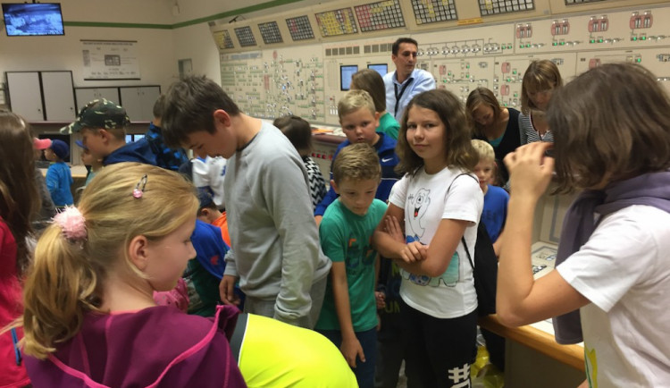 Ředitel elektrárny Bohdan Zronek věnoval svůj volný čas dětem i studentům