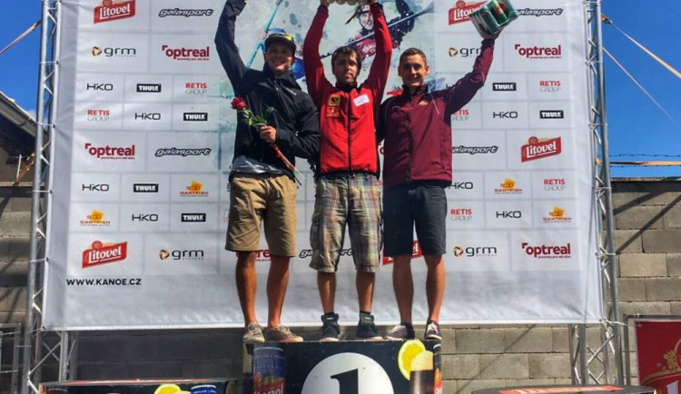 Vítězové závodu kajakářů