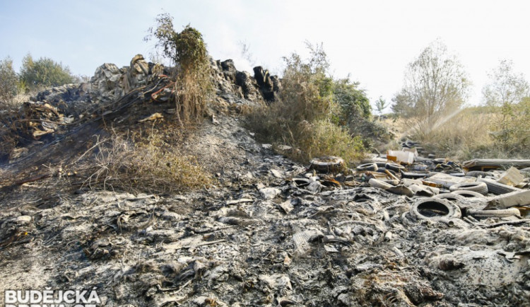 Nelegální skládka v obci Hůry