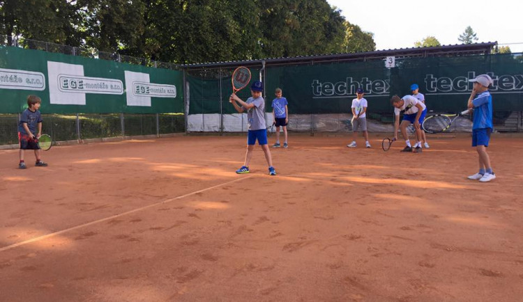 LTC TONSTAV-SERVICE České Budějovice pořádá nábor do tenisové školy