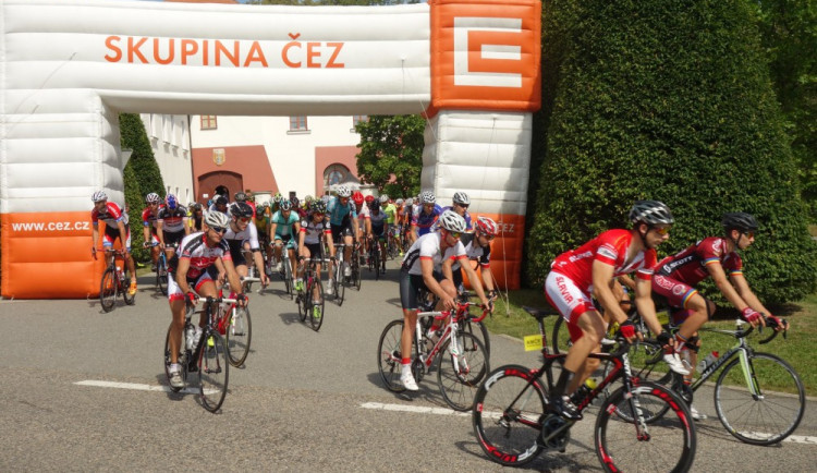 Startovní pole mělo vysokou sportovní úroveň. Nechyběli cyklisté z nejvyšší republikové soutěže ani juniorští reprezentanti