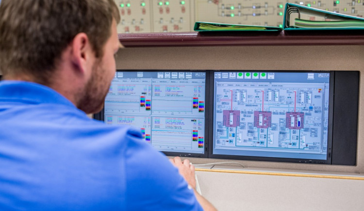 Součástí najíždění bloku je provedení celé řady testů