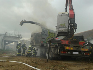 Po požáru štěpkovače v Malešicích vznikla škoda šest milionů korun