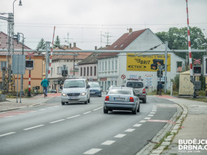 Železniční přejezd na Novohradské ulici