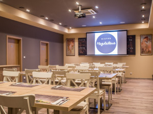 Nezapomenutelný firemní i rodinný večírek uspořádáte v novém salonku Bistro Magdalene