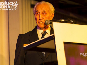 Zemřel legendární hokejista František Vacovský