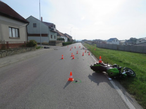 Senior nedal ve Zlivi na kole přednost v jízdě. Po srážce s motocyklem zemřel