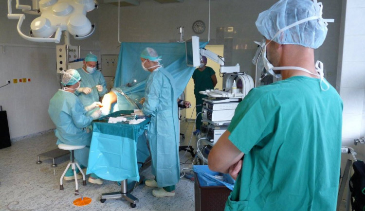 Michal Klesa sleduje rekonstrukci předního zkříženého vazu, kterou sám téměř před dvěma lety prodělal