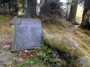 Pomník Antonína Měsíčka v místě jeho přepadení (s chybným datem)