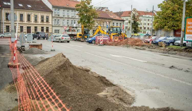 Uzavřely se ulice Dvořákova a Průmyslová. Práce potrvají do konce listopadu
