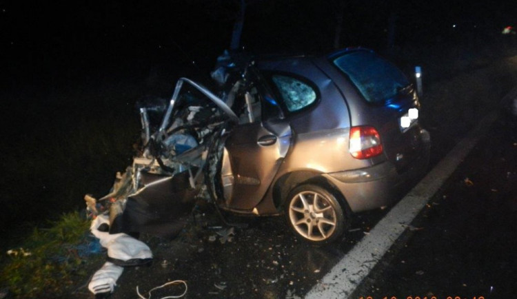 Po nehodě osobního a nákladního vozidla zemřel na Strakonicku člověk