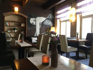 Adore’s Cafe je kavárna se speciální nabídkou pro celiaky a možností relaxace