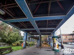 Specifické přístřešky na Pražské třídě zůstanou zachovány