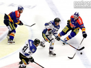 Marek Haas útočí proti Lukáši Zíbovi