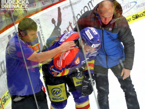 Náraz na mantinel skončil pro Luboše Roba obnoveným zraněním klíční kosti