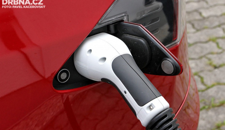 Dobíjení elektromobilu