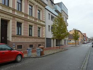 České Budějovice objektivem Milana Bindera a perem Martina Maršíka: Máme málo parkovacích míst, tak nějaká ubereme