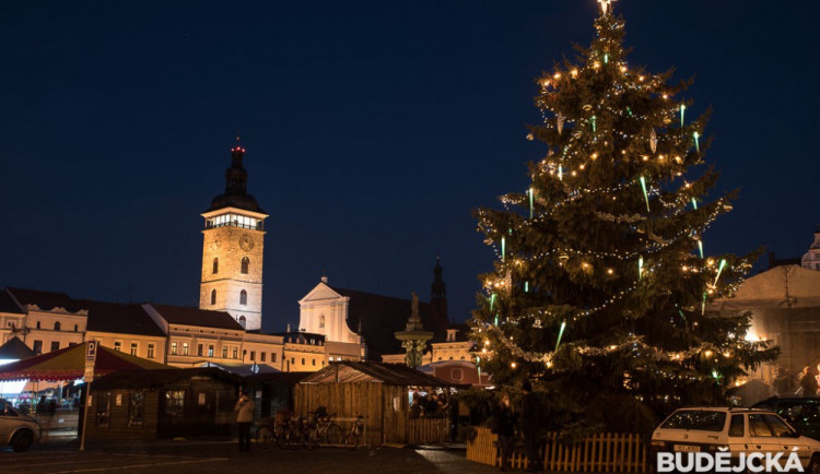 Dobroty, řemesla a také kluziště. Takový bude Budějovický advent