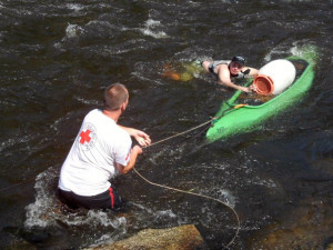 Pomoc záchranářů na vodě