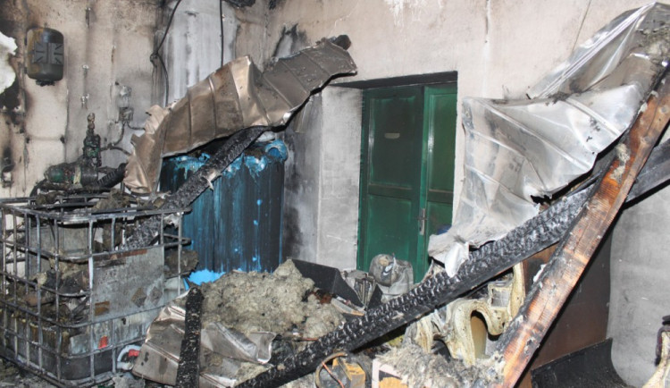 Požár výrobny plastů