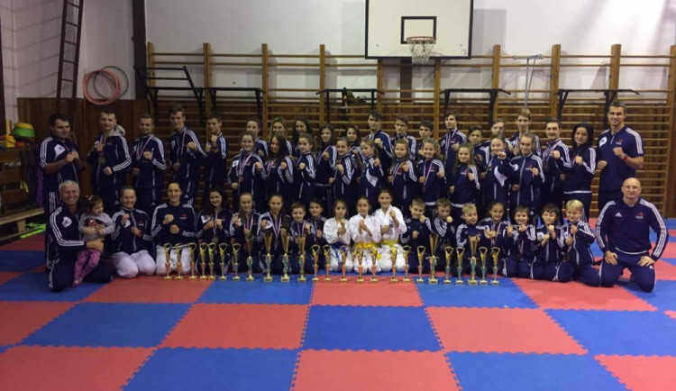 Budějčáci z TJ Karate dominovali na mistrovství Česka. Získali 22 titulů