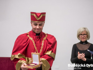 VŠTE mění statut. Bude univerzitou a vytvoří fakulty