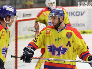 Rozmluva Tomáše Nouzy s Jakubem Suchánkem před závěrečnou hrou tří motoráků proti šesti hostům