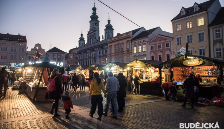 BUDĚJOVICKÝ ADVENT: Hlavním tahákem pátečního programu je HE band