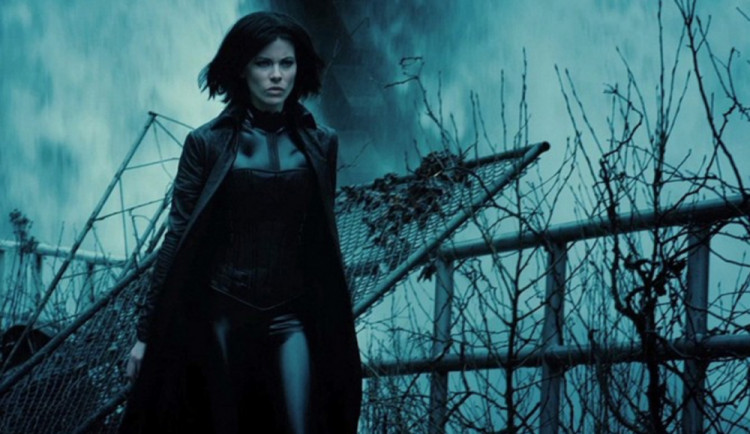 FILMOVÉ PREMIÉRY: Pařba o Vánocích a naproti tomu upírská palba Underworld